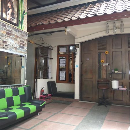 Peony Guesthouse Bandung Exterior foto